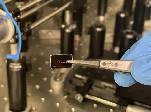 Lasers of PbS colloidal quantum dots